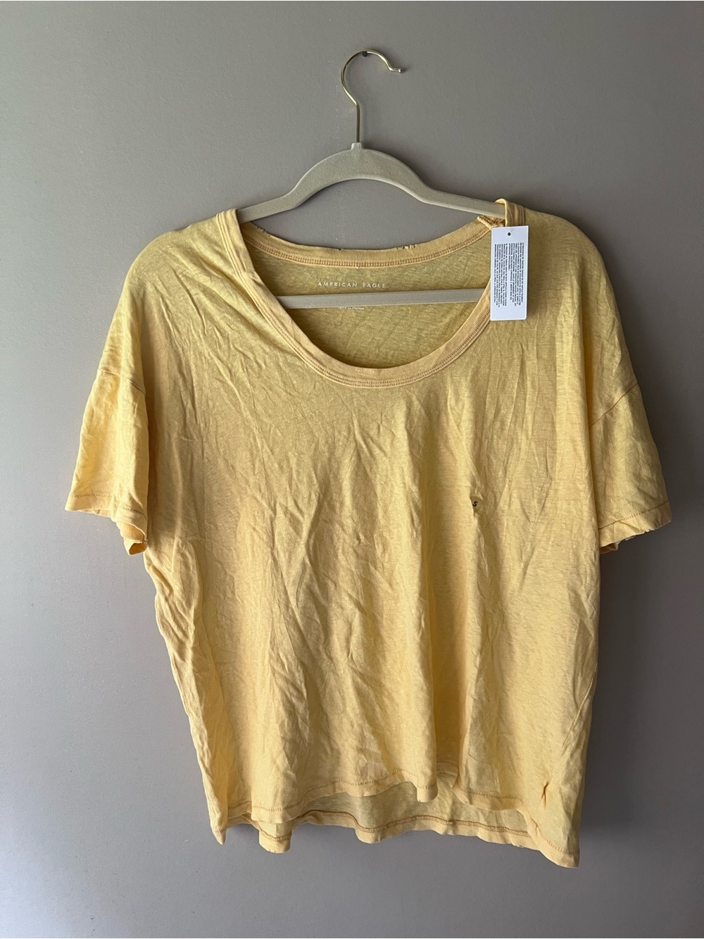 American Eagle Outfitters Soft Yellow Short Sleeve Tee